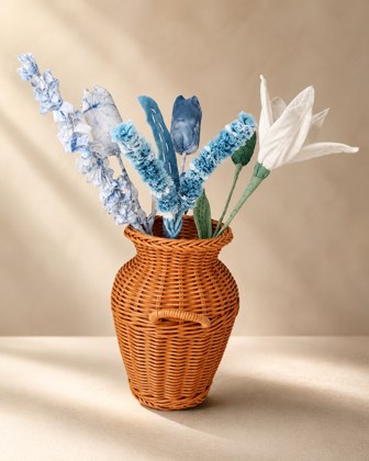Blue & White Fengxiang-Dyed Decorative Bouquet
